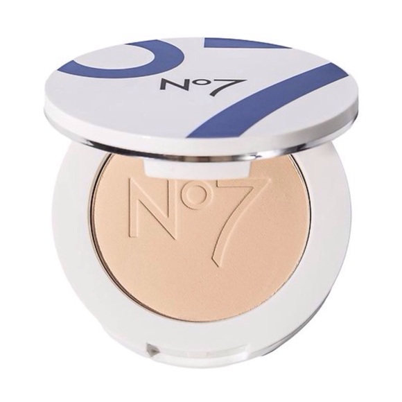 No. 7 Lift & Luminate Triple Action Translucent Finishing Powder, Light - Picture 1 of 8